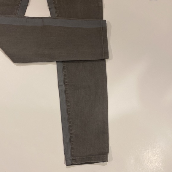 VINCE GRAY JEAN WITH  PLASTIC COATING STRIPS INSIDE SEAM & ' OUTSIDE - Picture 4 of 16